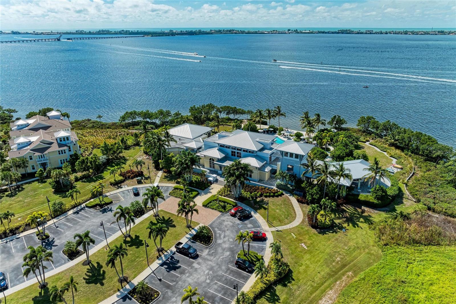 282 SAPPHIRE LAKE DRIVE DR #201, BRADENTON, FL, 34209