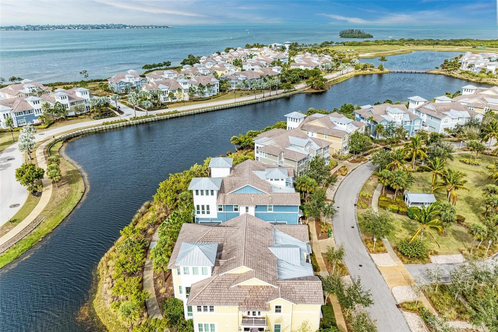 282 SAPPHIRE LAKE DRIVE DR #201, BRADENTON, FL, 34209