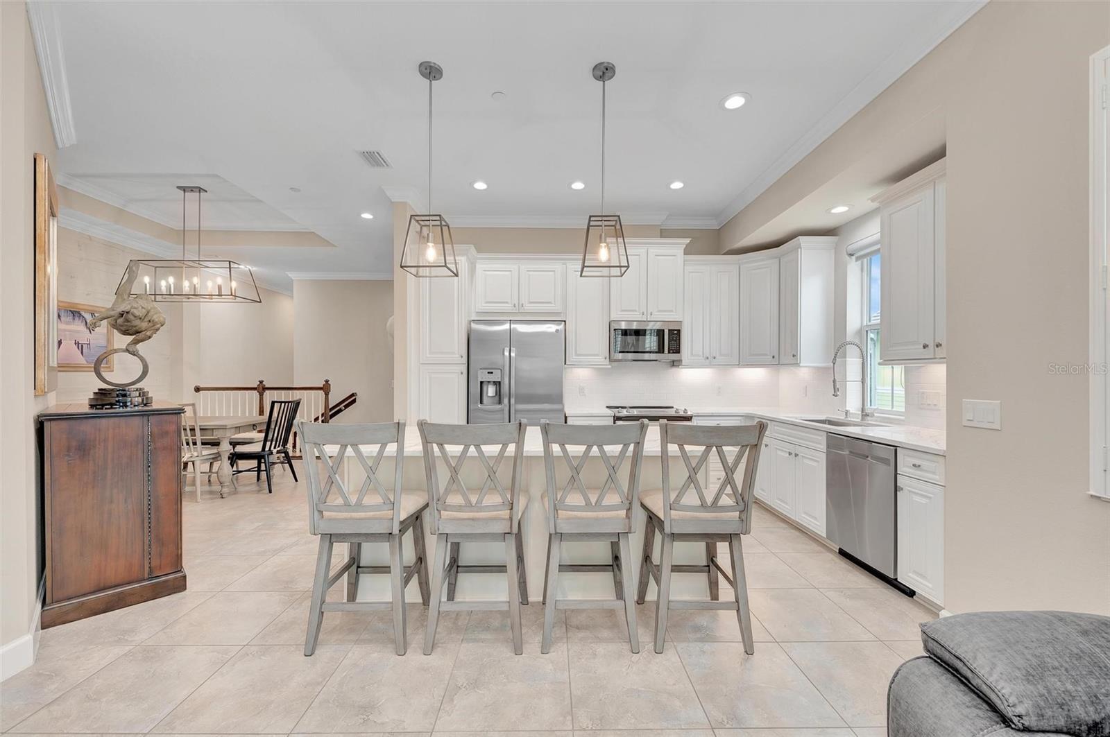 282 SAPPHIRE LAKE DRIVE DR #201, BRADENTON, FL, 34209