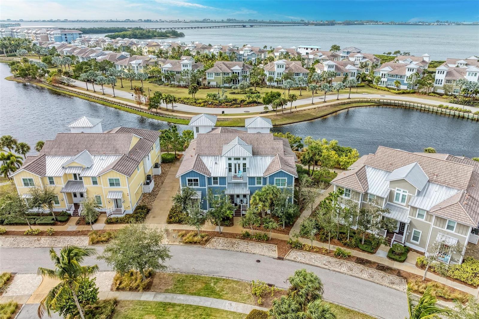 282 SAPPHIRE LAKE DRIVE DR #201, BRADENTON, FL, 34209