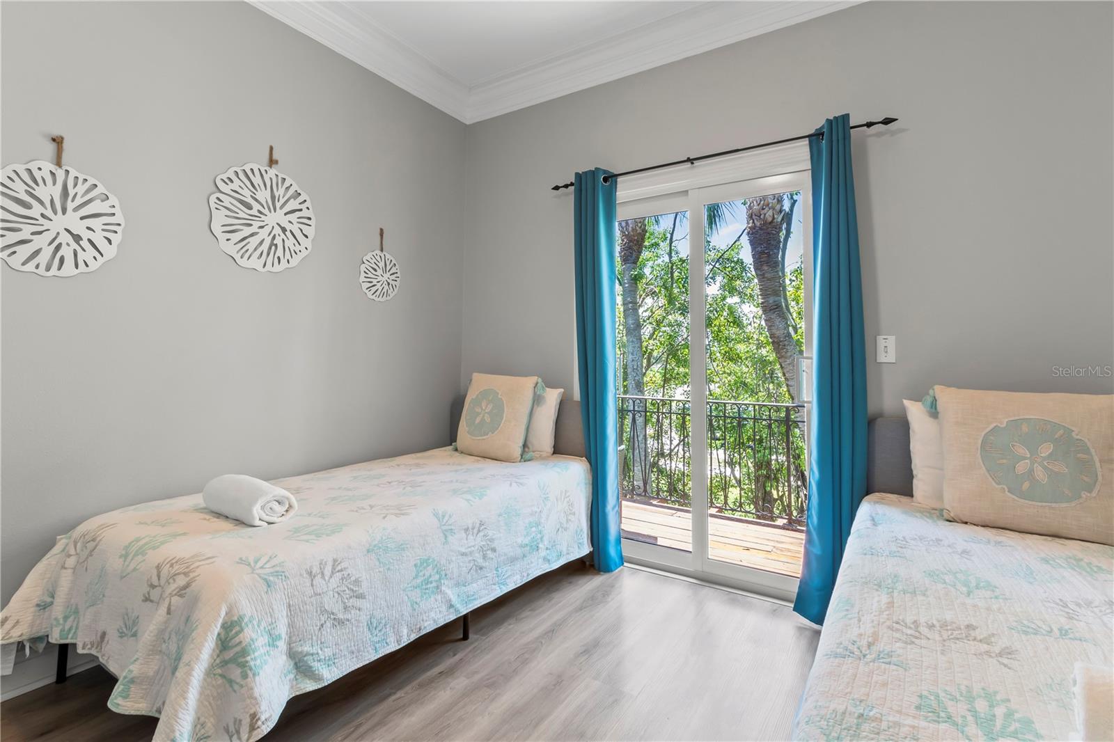 4002 6TH AVE, HOLMES BEACH, FL, 34217