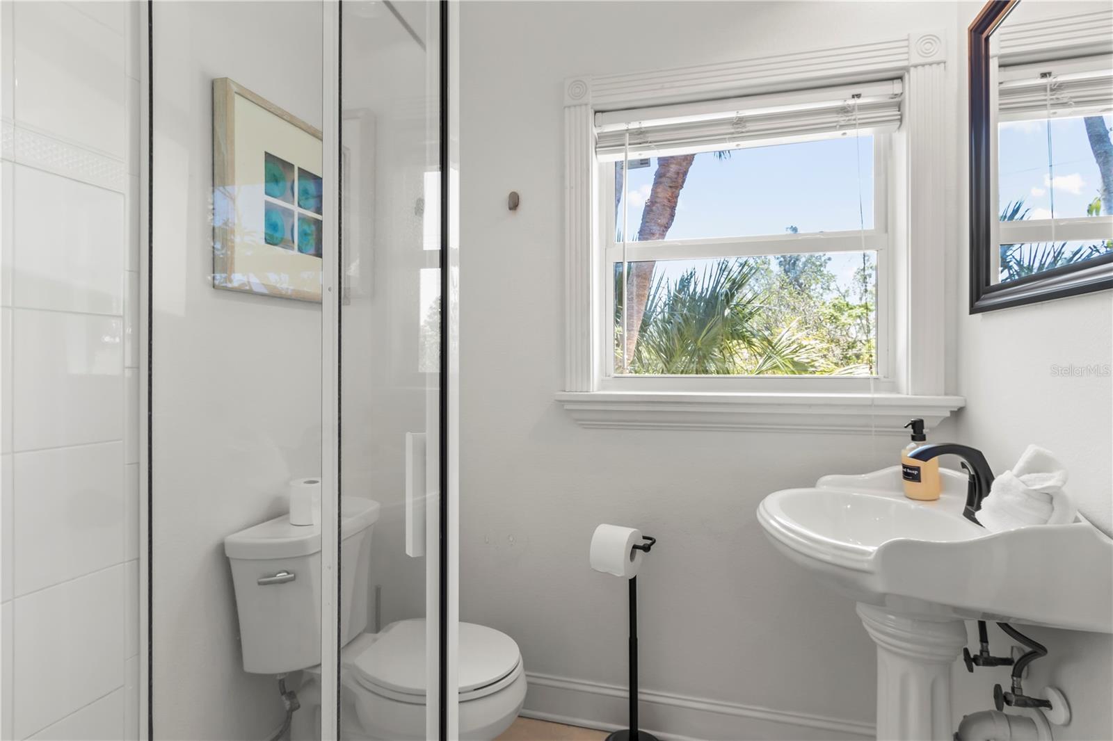 4002 6TH AVE, HOLMES BEACH, FL, 34217