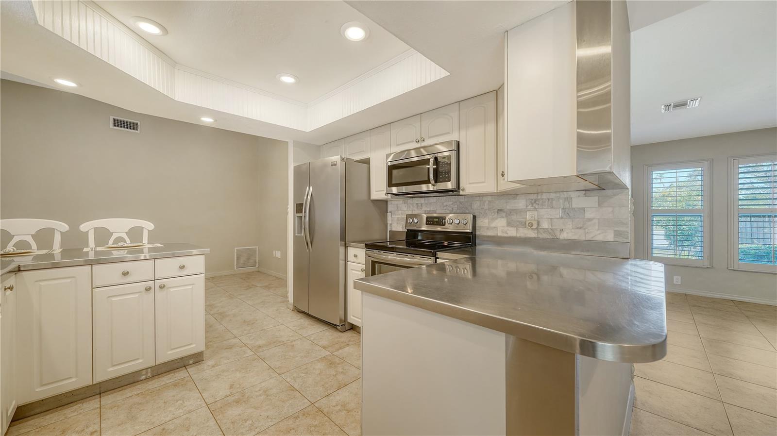 2818 INDIANWOOD WAY, SARASOTA, FL, 34232