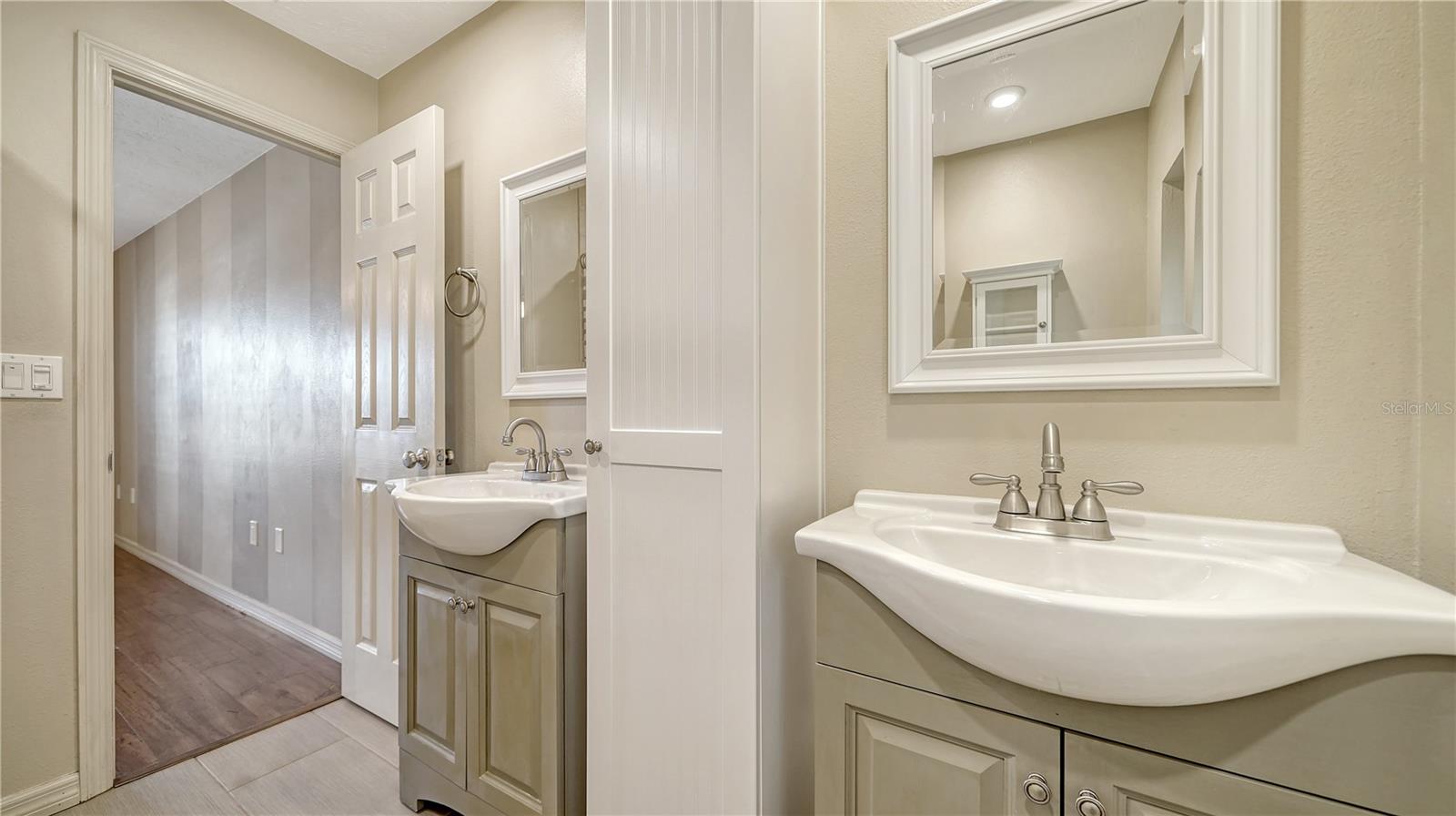 2818 INDIANWOOD WAY, SARASOTA, FL, 34232