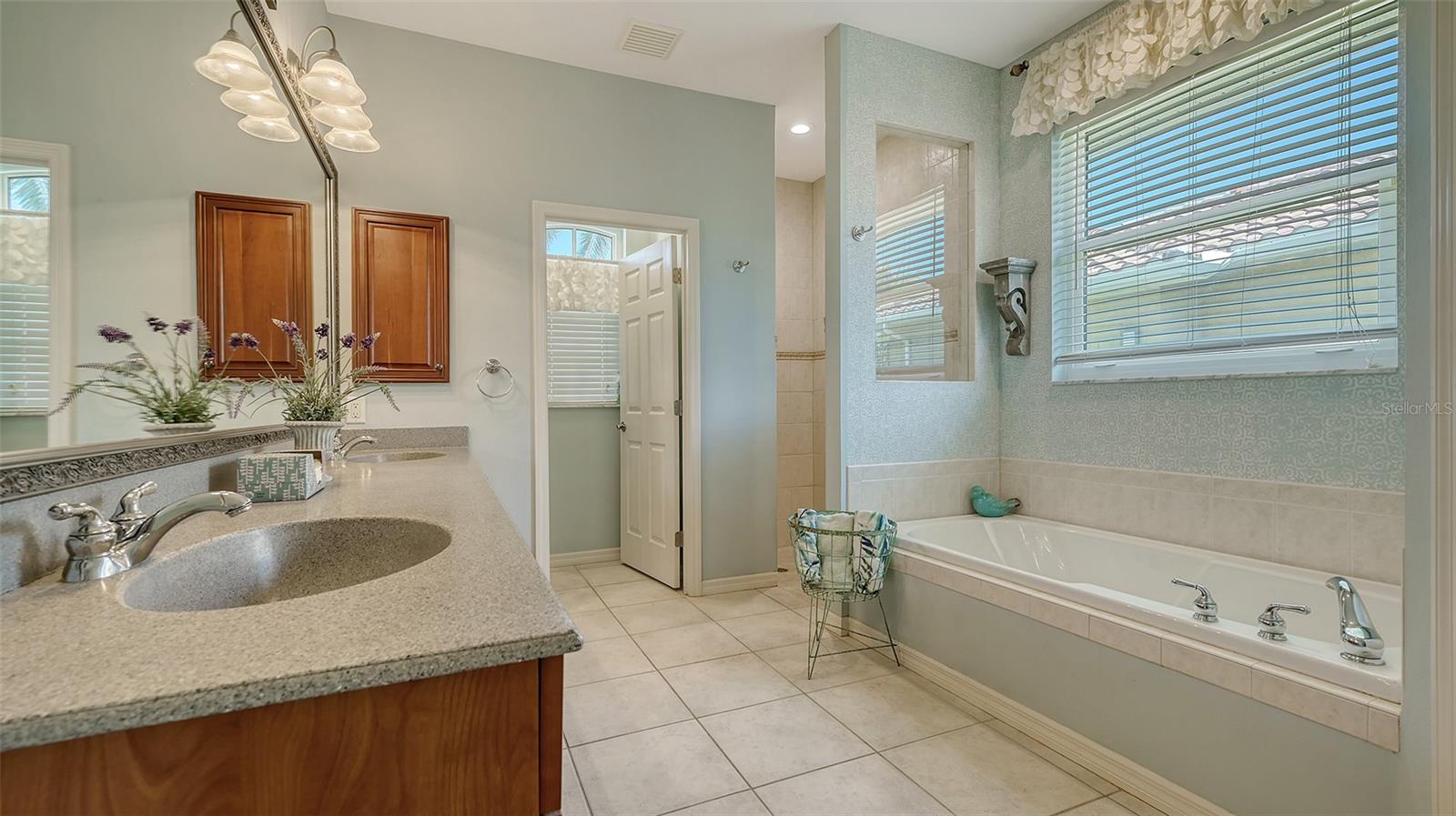 5518 EASTWIND DR, SARASOTA, FL, 34233