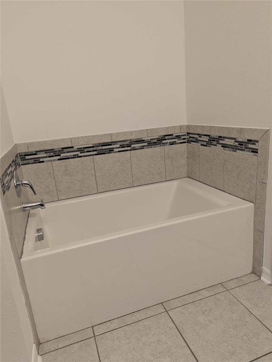 10240 MEADOW WREN AVE, WEEKI WACHEE, FL, 34613