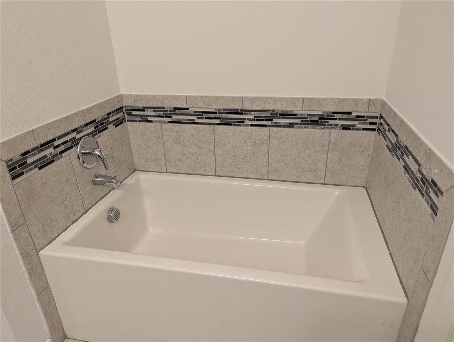 10240 MEADOW WREN AVE, WEEKI WACHEE, FL, 34613