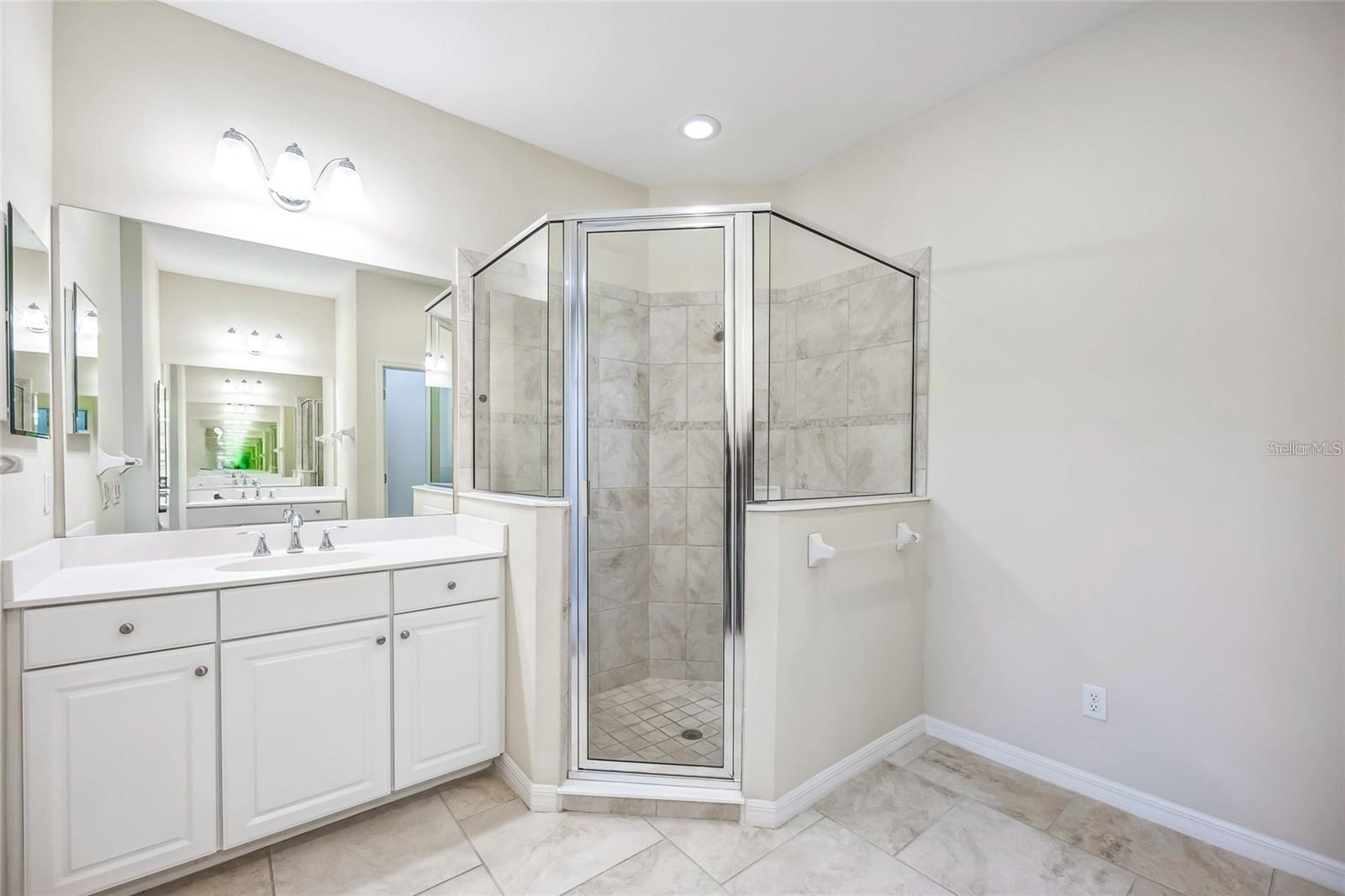 8106 MIRAMAR WAY, LAKEWOOD RANCH, FL, 34202