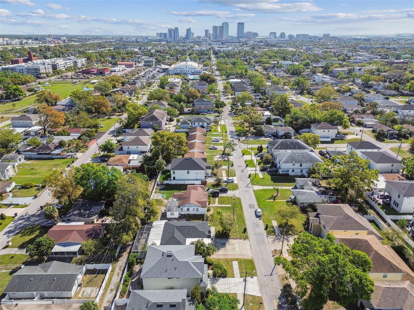 2721 W GRAY ST, TAMPA, FL, 33609