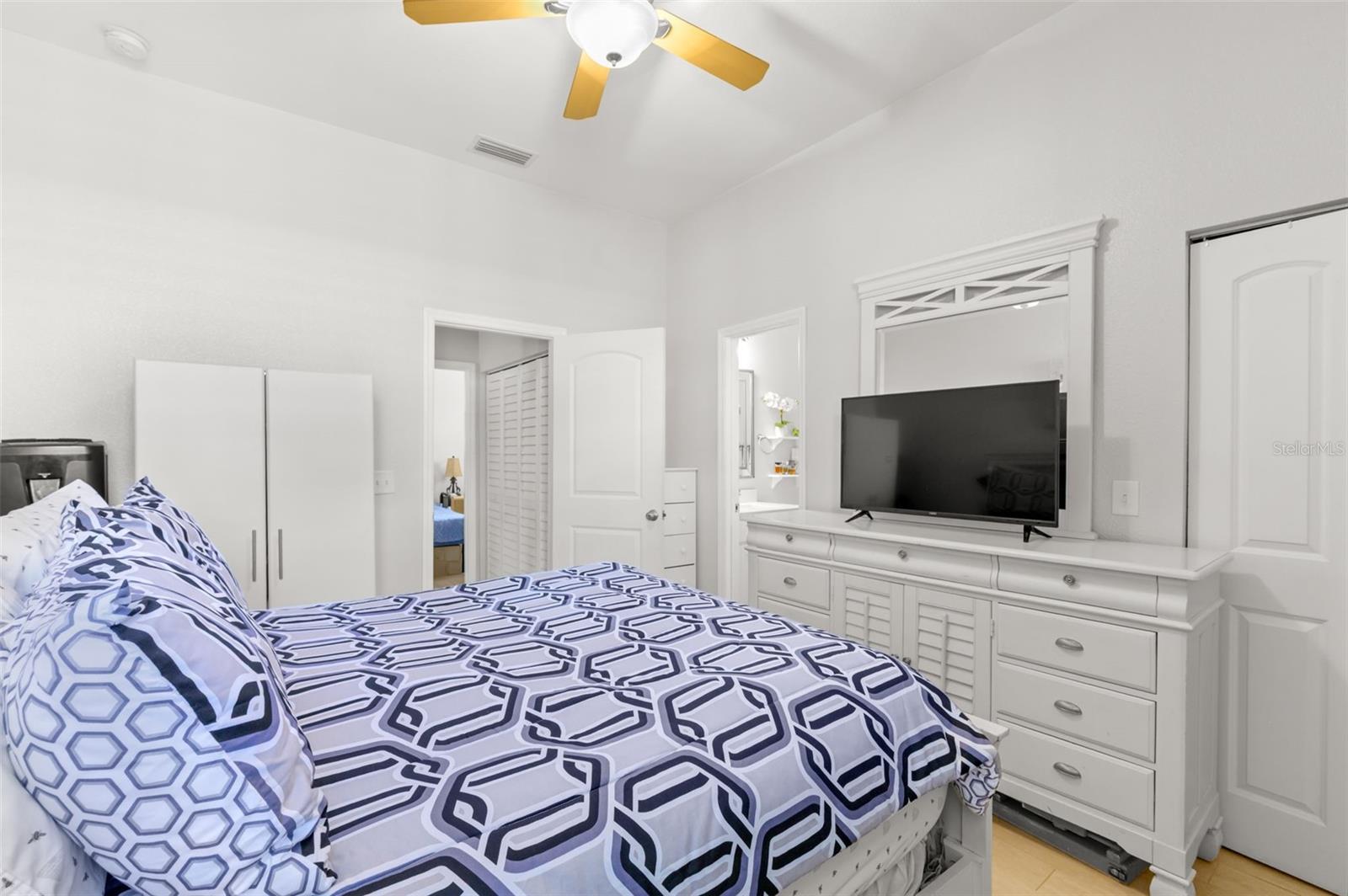 6920 N HUBERT AVE, TAMPA, FL, 33614