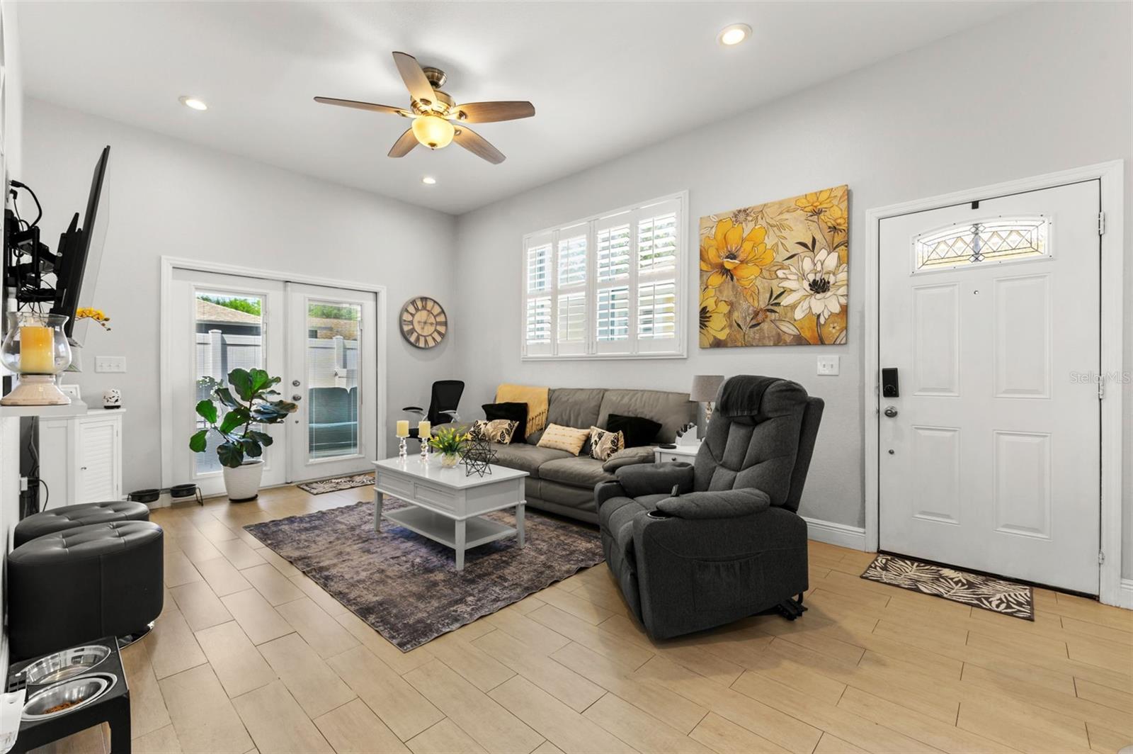6920 N HUBERT AVE, TAMPA, FL, 33614