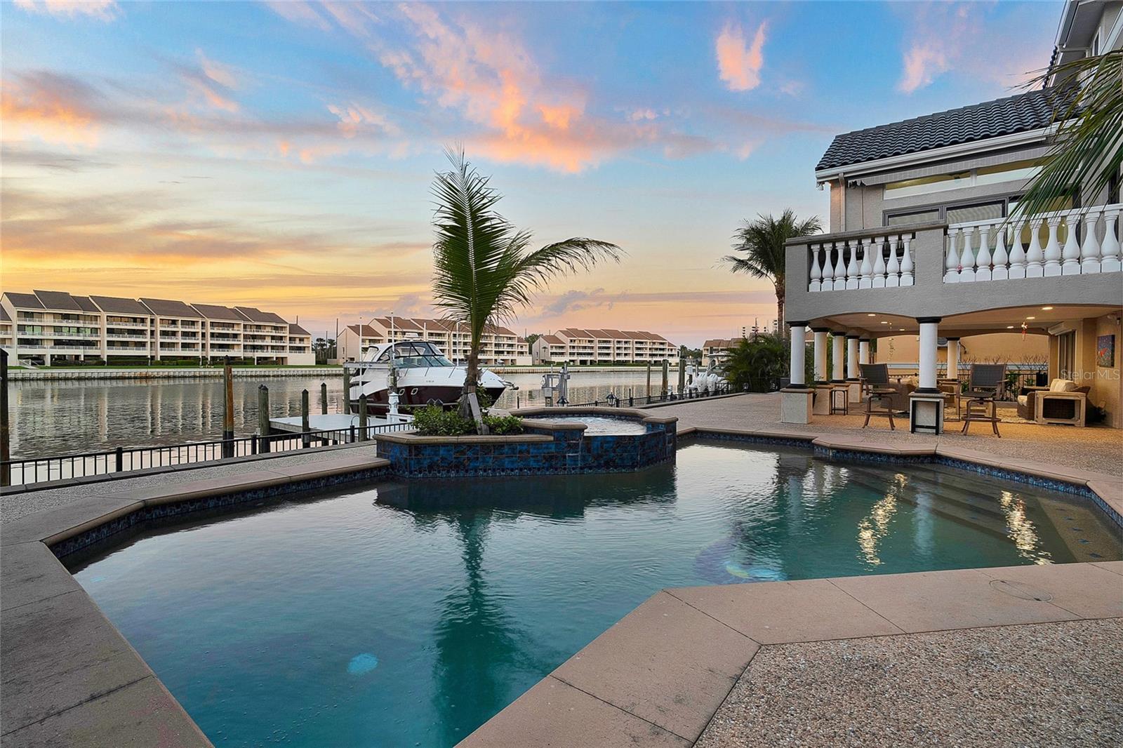 6113 PASADENA POINT BLVD, GULFPORT, FL, 33707