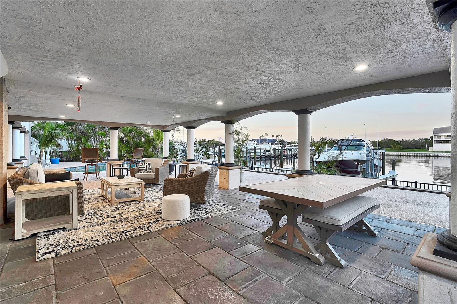 6113 PASADENA POINT BLVD, GULFPORT, FL, 33707