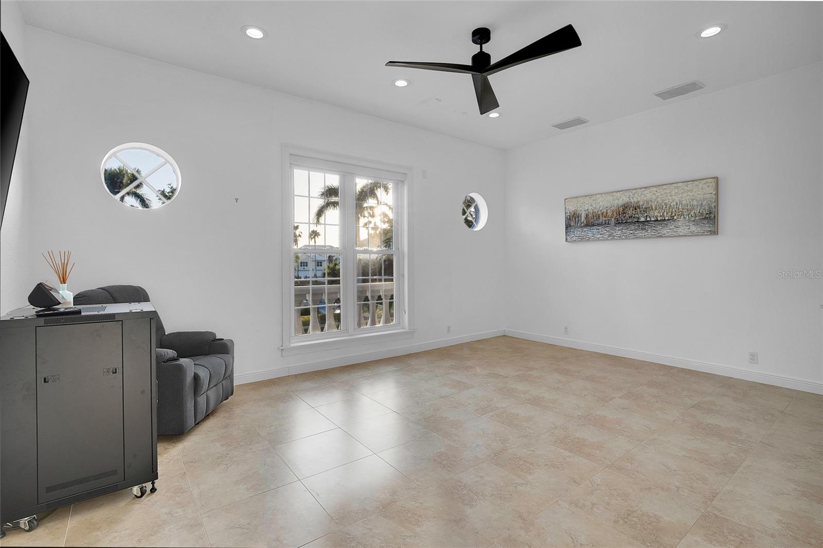 6113 PASADENA POINT BLVD, GULFPORT, FL, 33707