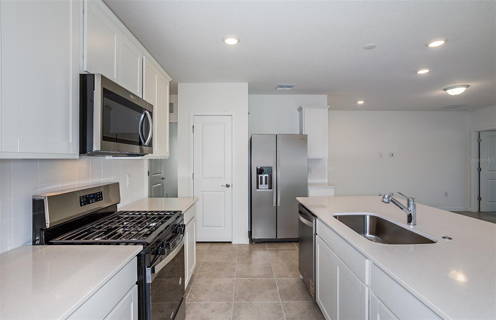 9056 WILDLIGHT TRL, WILDWOOD, FL, 34785