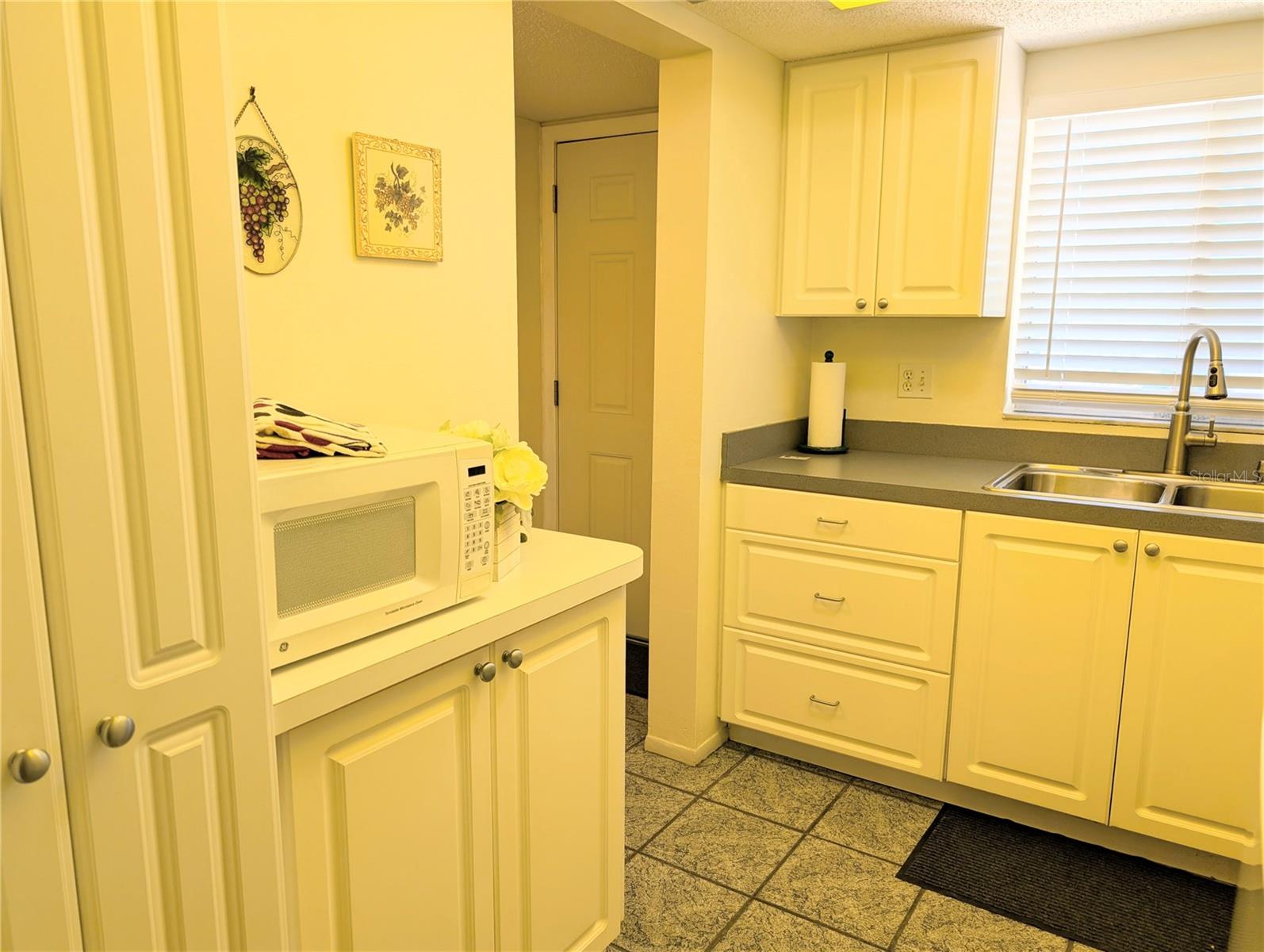 3719 LAKE BAYSHORE DR #H-204, BRADENTON, FL, 34205