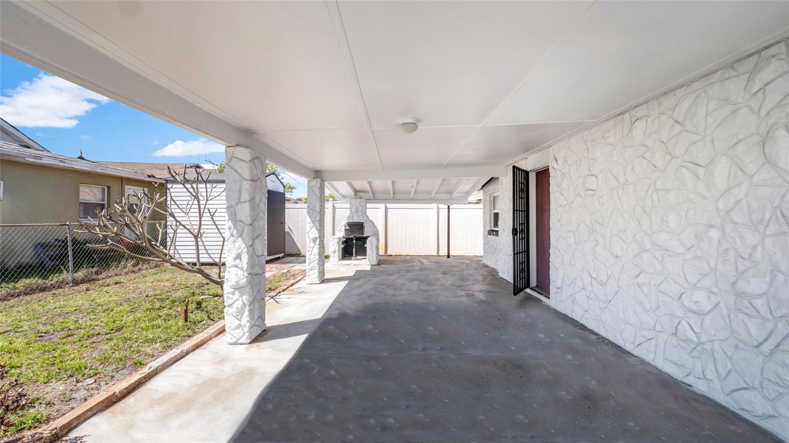 2702 W BRADDOCK ST, TAMPA, FL, 33607