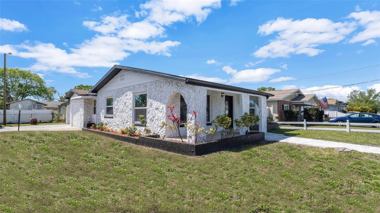 2702 W BRADDOCK ST, TAMPA, FL, 33607
