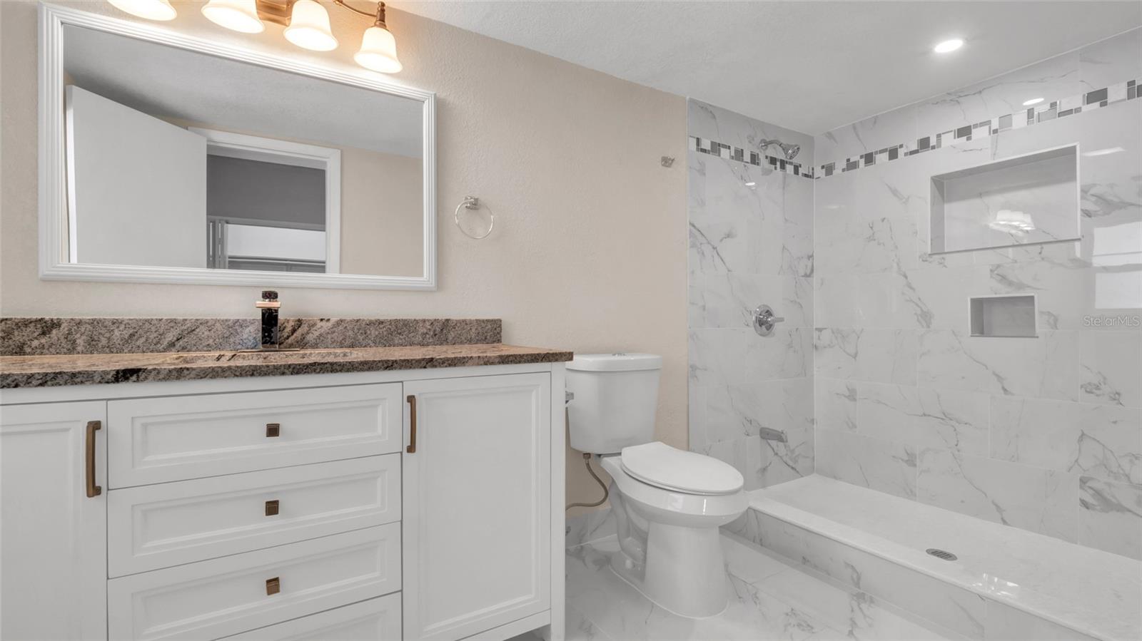 2702 W BRADDOCK ST, TAMPA, FL, 33607