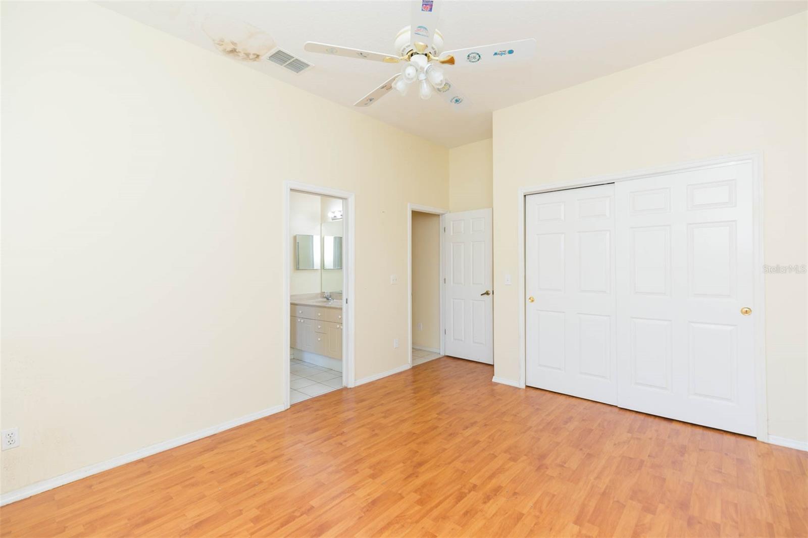 1422 DISTANT OAKS DR, WESLEY CHAPEL, FL, 33543