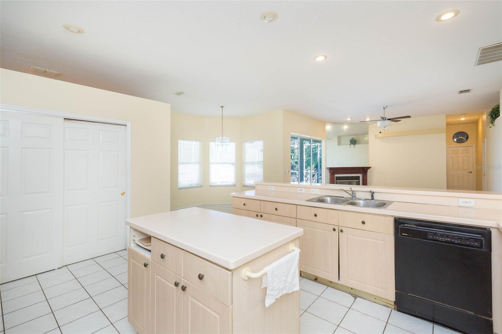 1422 DISTANT OAKS DR, WESLEY CHAPEL, FL, 33543