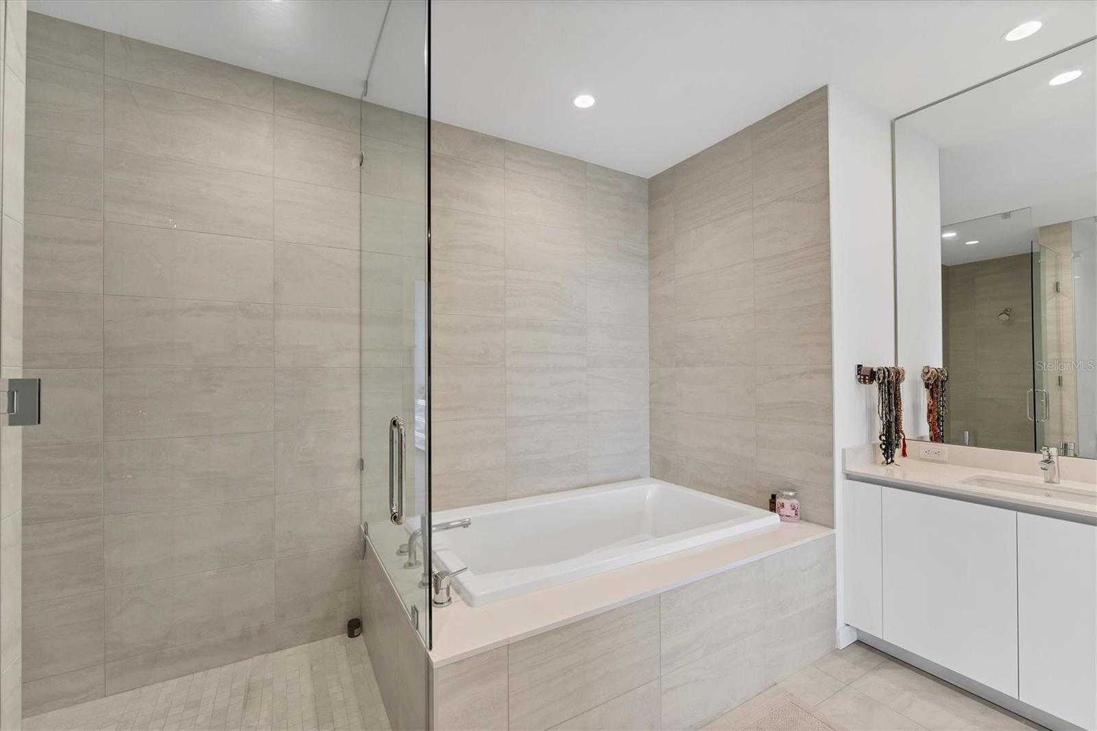 301 QUAY COMMONS #501, SARASOTA, FL, 34236