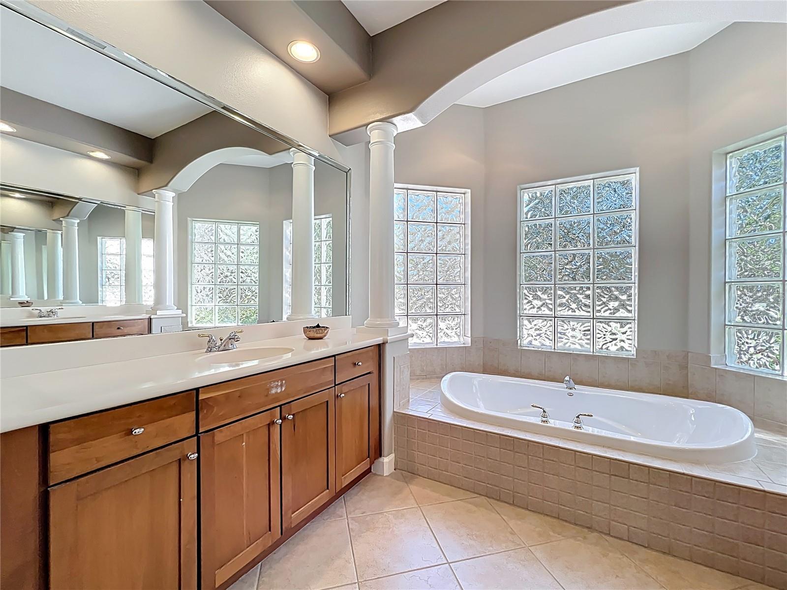 2816 NORTHAMPTON AVE, ORLANDO, FL, 32828
