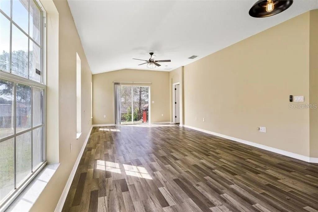 5723 AUTUMN SHIRE DR, ZEPHYRHILLS, FL, 33541