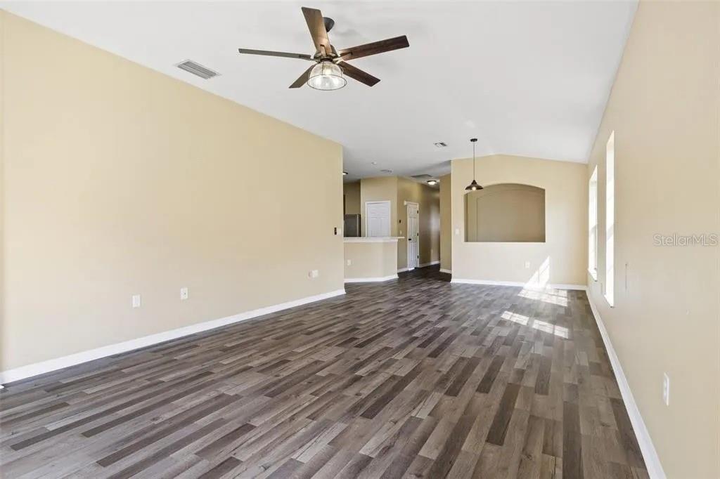 5723 AUTUMN SHIRE DR, ZEPHYRHILLS, FL, 33541