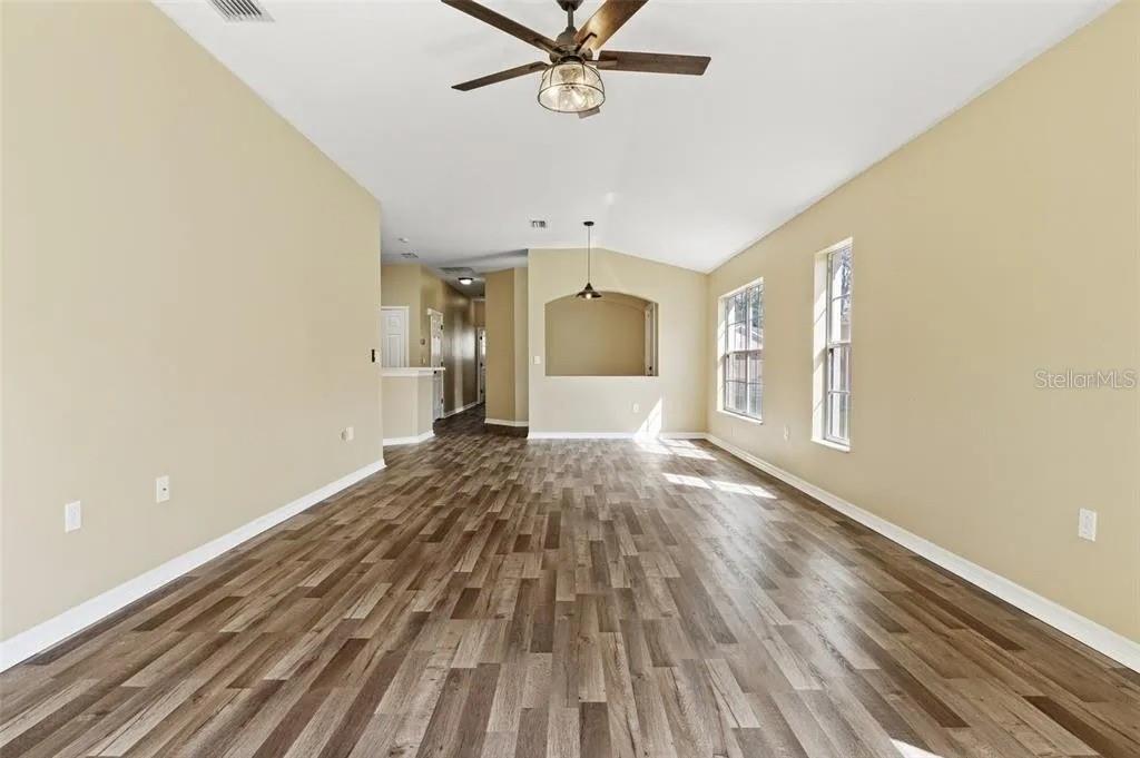 5723 AUTUMN SHIRE DR, ZEPHYRHILLS, FL, 33541
