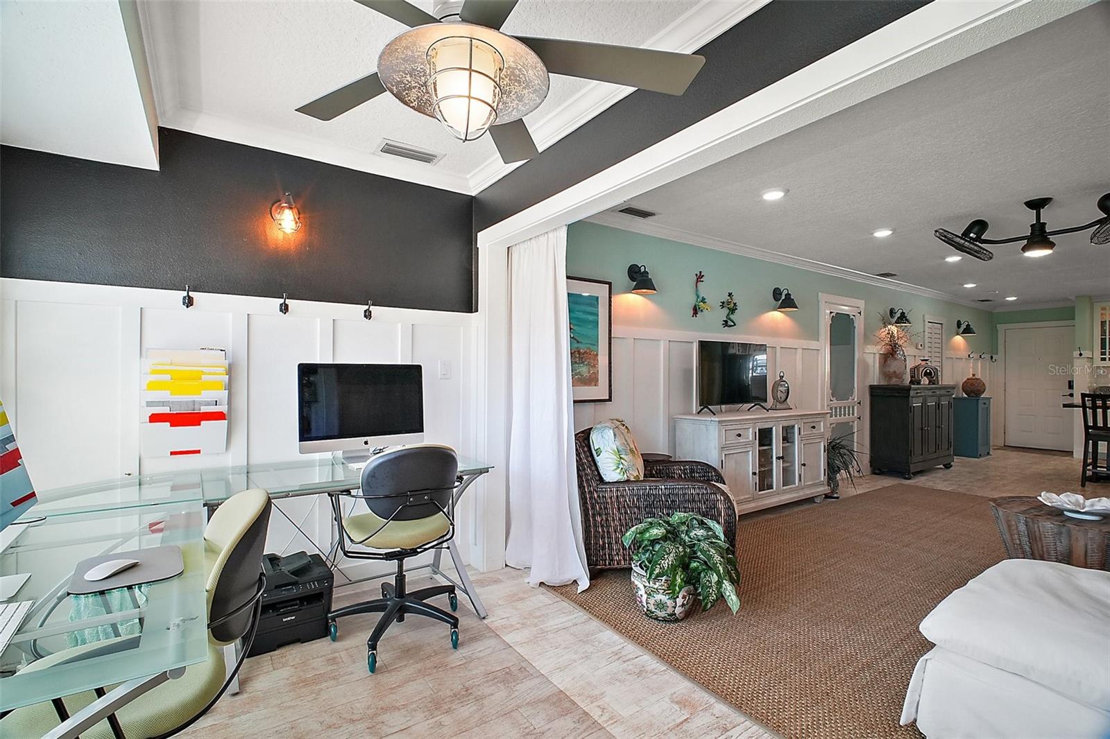 110 N TREMAIN ST #205, MOUNT DORA, FL, 32757