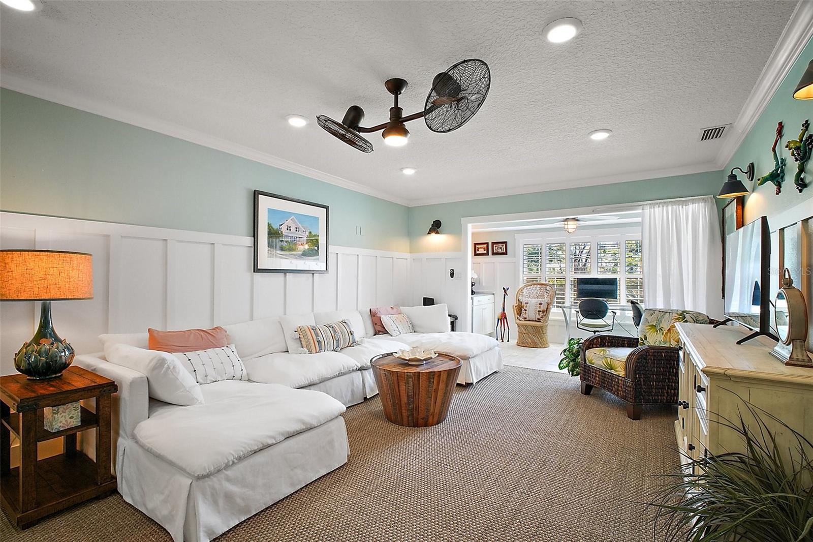 110 N TREMAIN ST #205, MOUNT DORA, FL, 32757