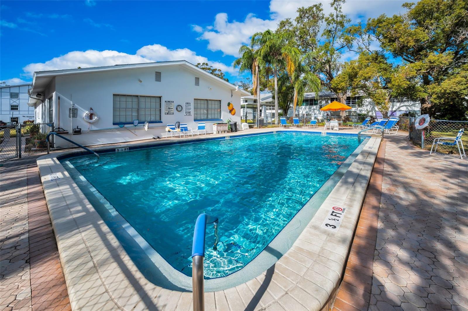 200 GLENNES LN #201, DUNEDIN, FL, 34698