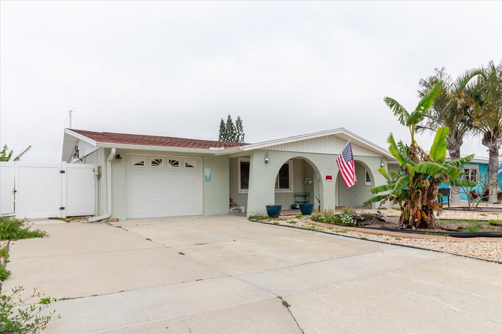 4889 SHELL STREAM BLVD, NEW PORT RICHEY, FL, 34652