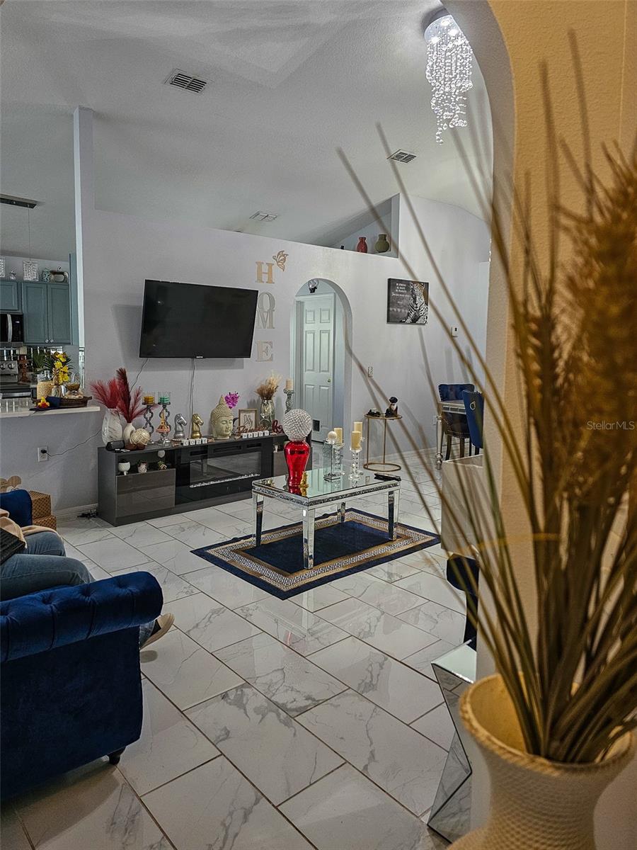 2442 FOXHOLLOW RD, TAVARES, FL, 32778