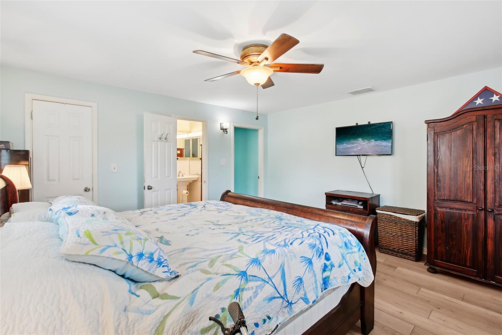 1901 66TH AVE N, ST PETERSBURG, FL, 33702