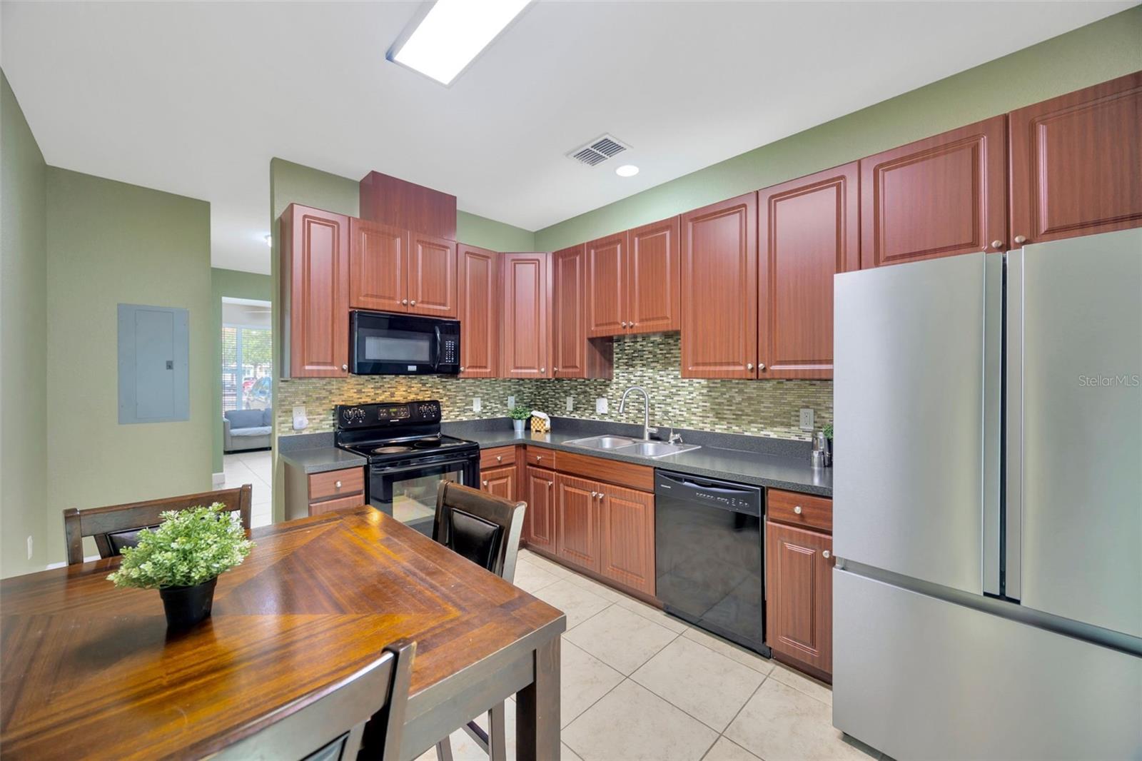 243 ALEXANDER WOODS DR, PLANT CITY, FL, 33563