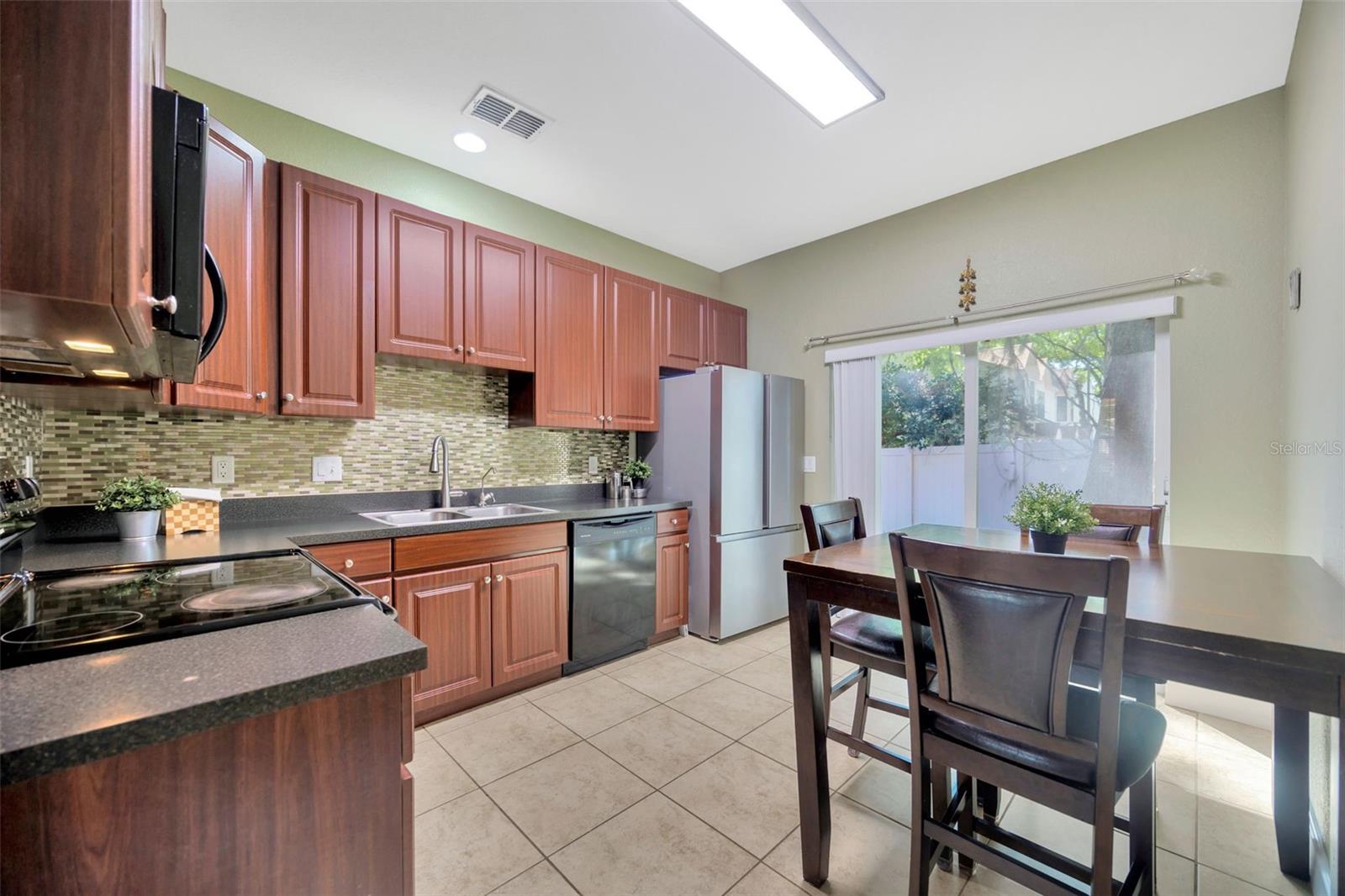 243 ALEXANDER WOODS DR, PLANT CITY, FL, 33563