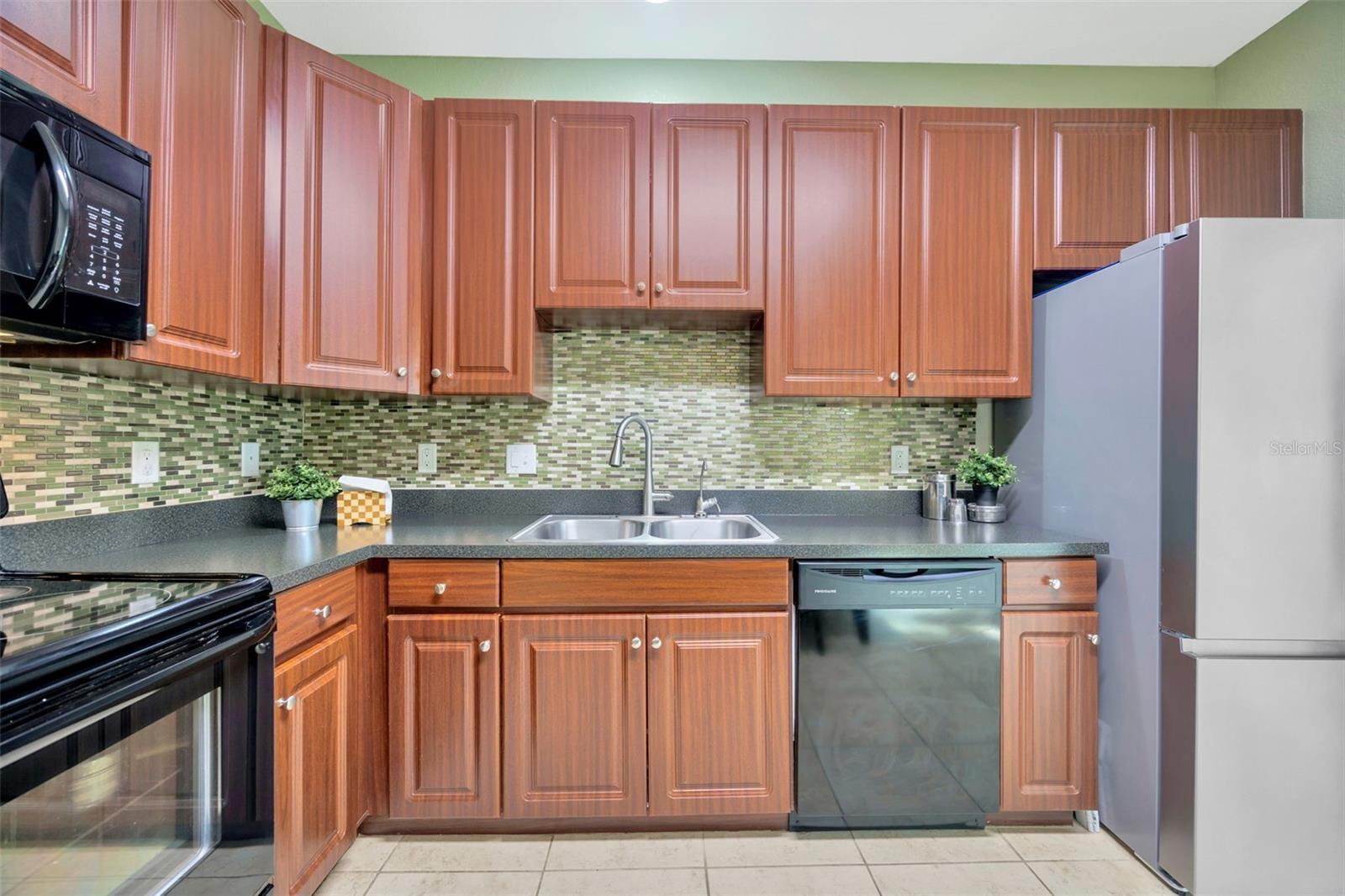 243 ALEXANDER WOODS DR, PLANT CITY, FL, 33563