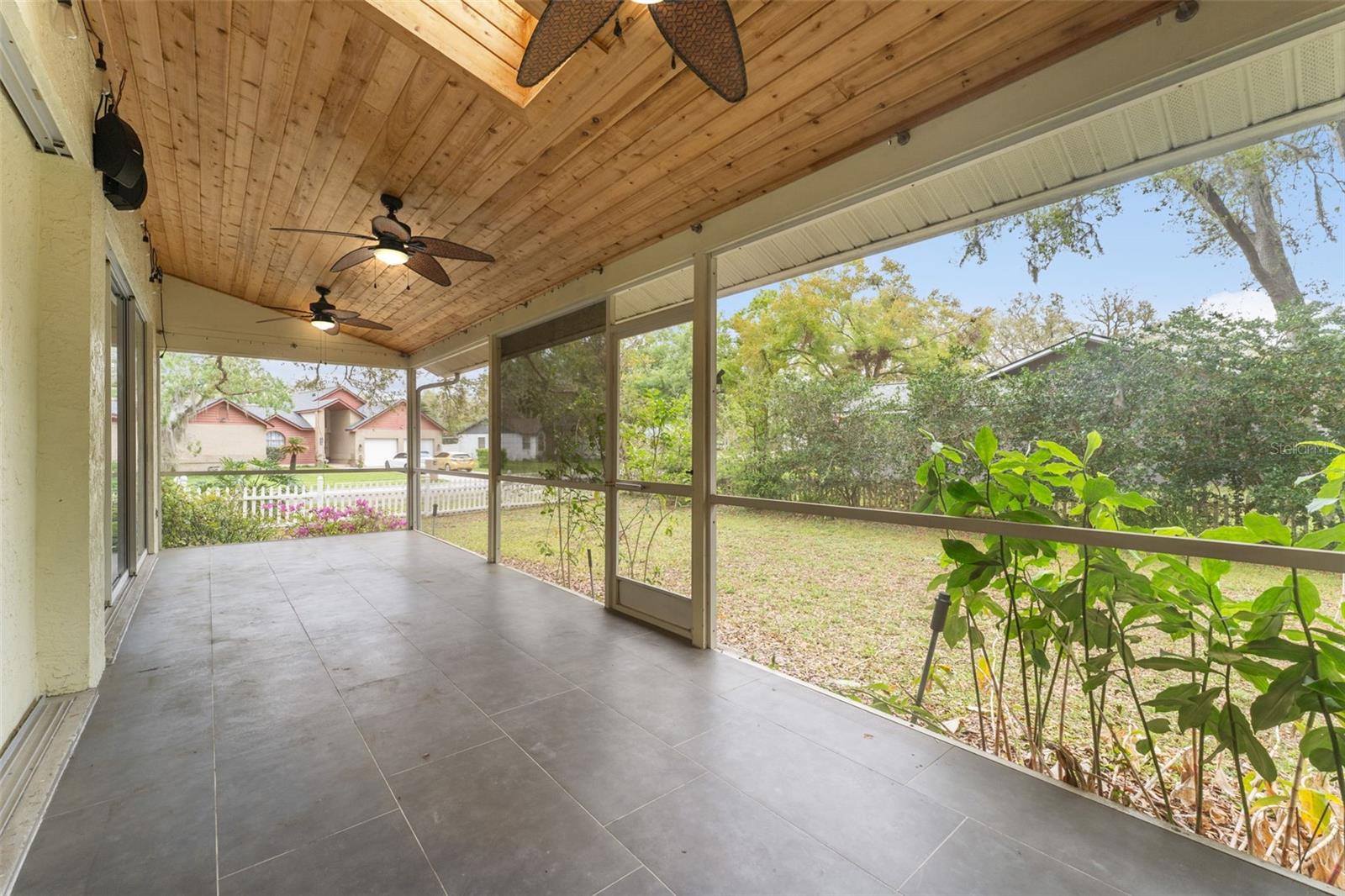 24049 LANDING DR, LUTZ, FL, 33559