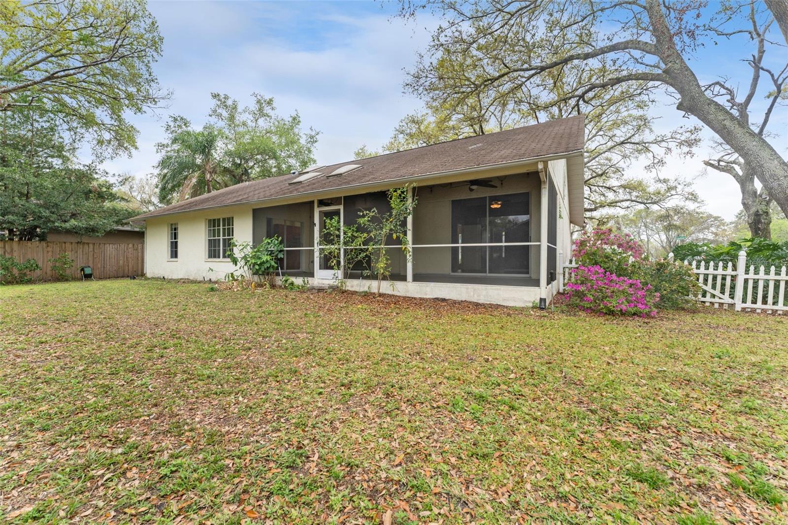 24049 LANDING DR, LUTZ, FL, 33559