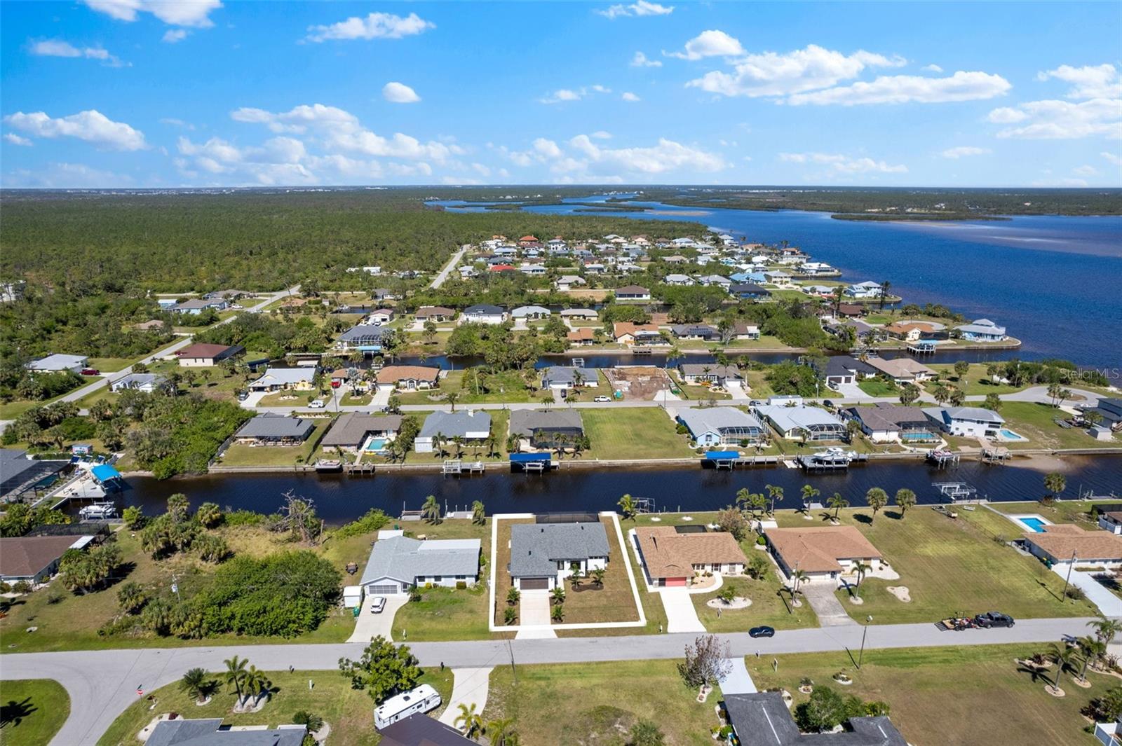 2523 DIXON TER, PORT CHARLOTTE, FL, 33981