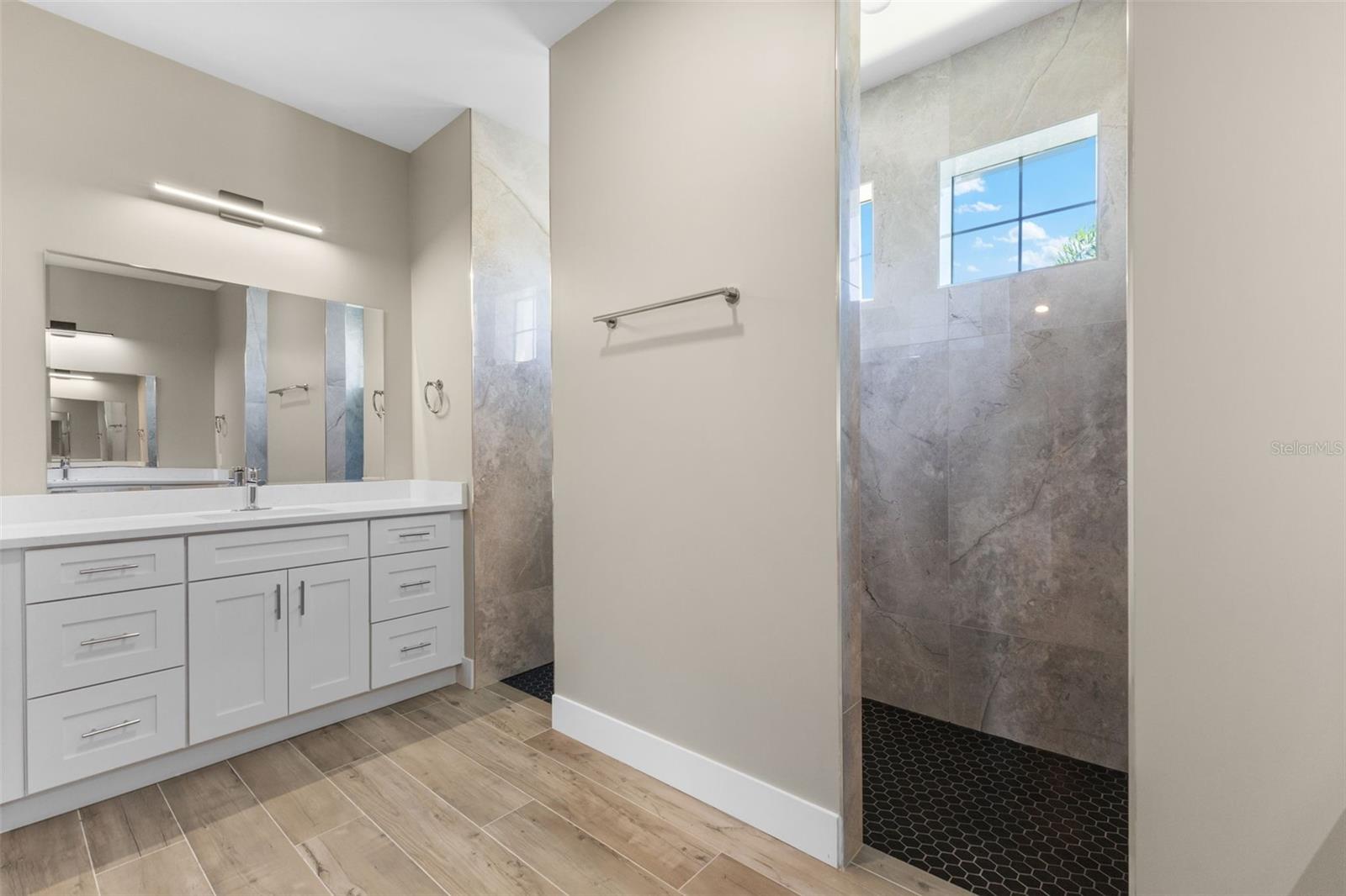 2523 DIXON TER, PORT CHARLOTTE, FL, 33981