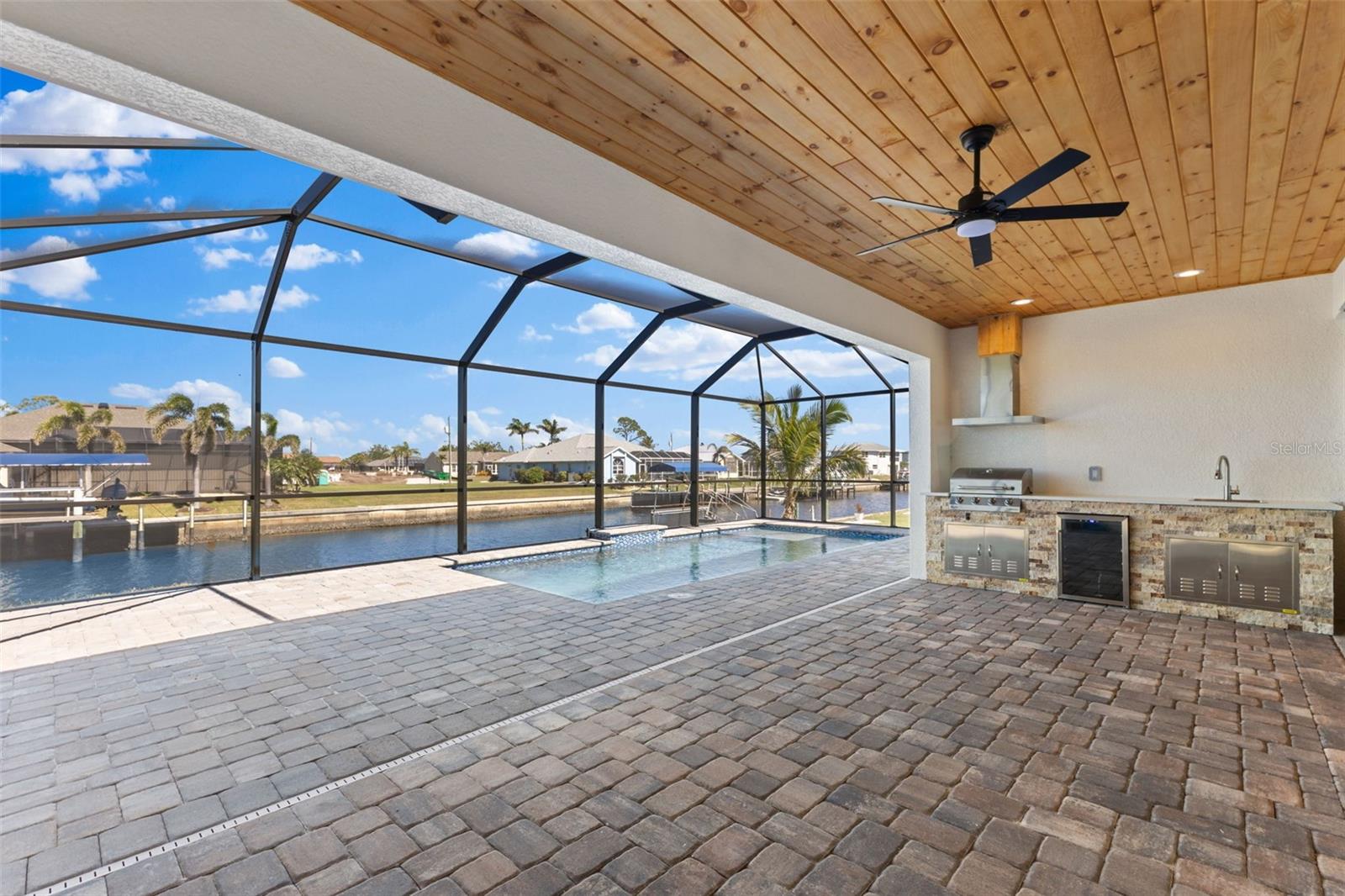 2523 DIXON TER, PORT CHARLOTTE, FL, 33981