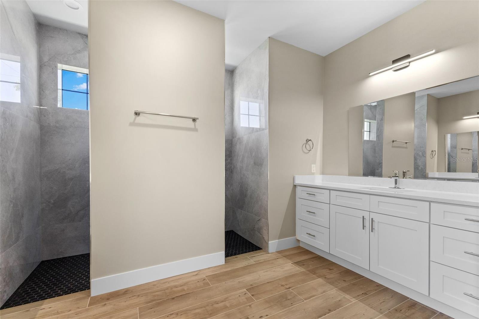 2523 DIXON TER, PORT CHARLOTTE, FL, 33981