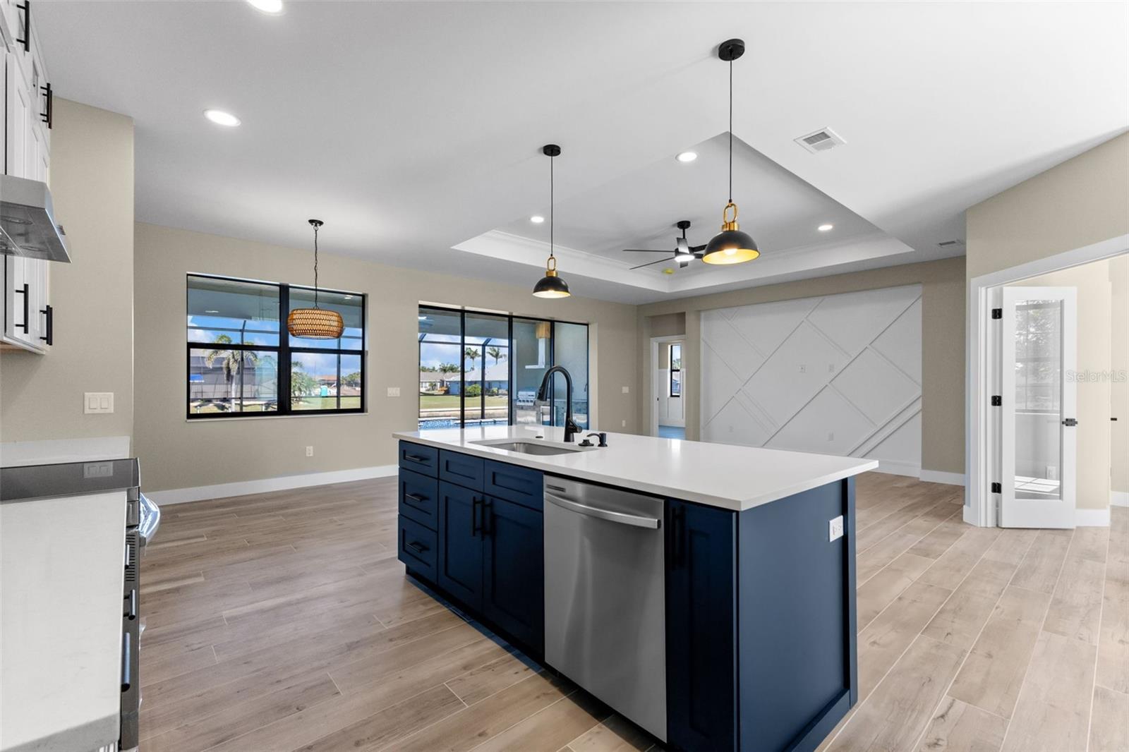 2523 DIXON TER, PORT CHARLOTTE, FL, 33981