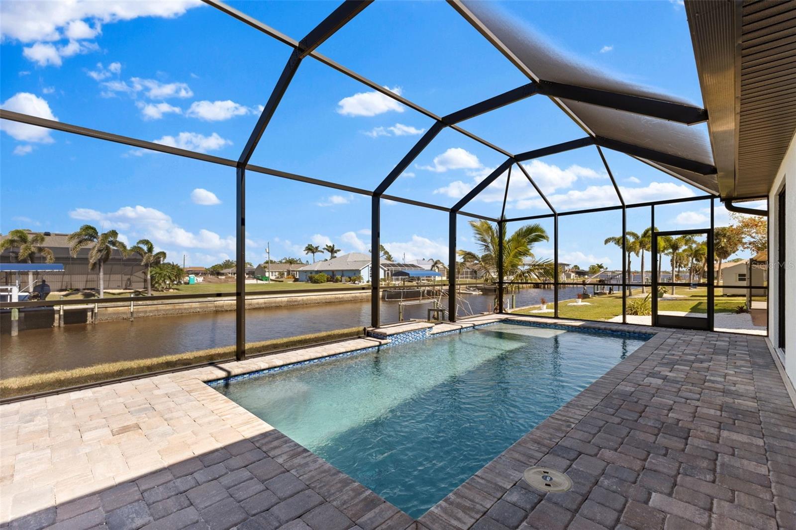 2523 DIXON TER, PORT CHARLOTTE, FL, 33981