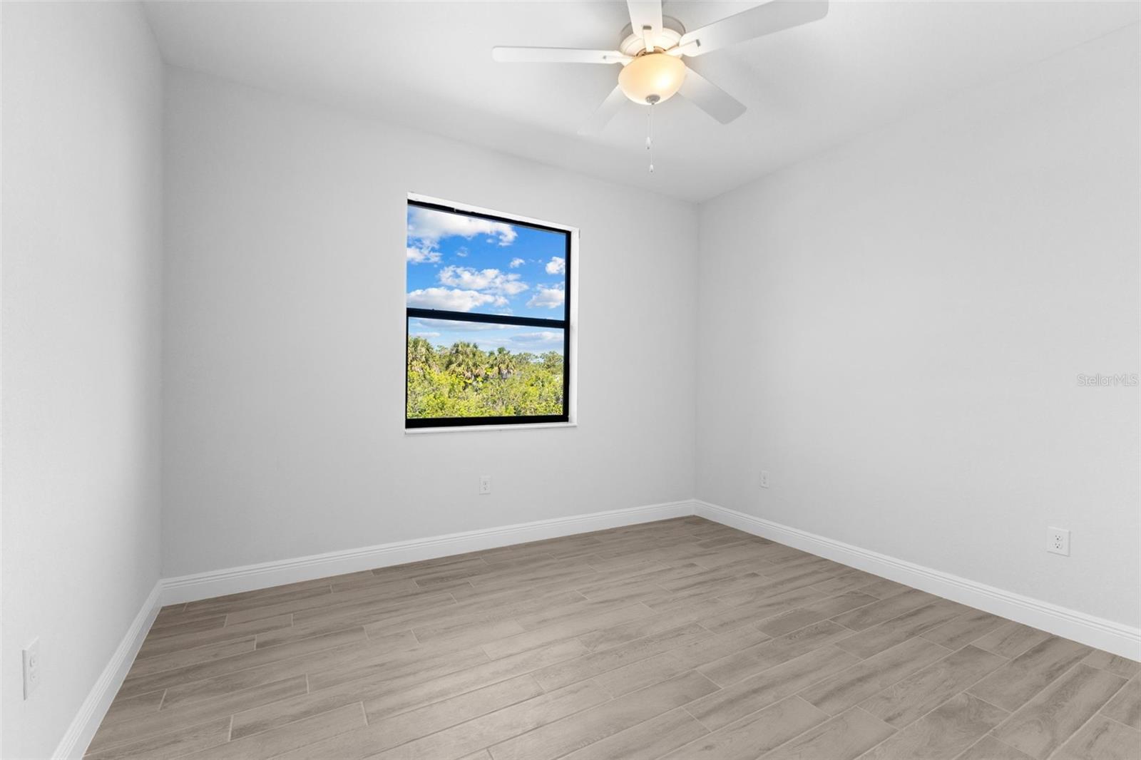 2523 DIXON TER, PORT CHARLOTTE, FL, 33981