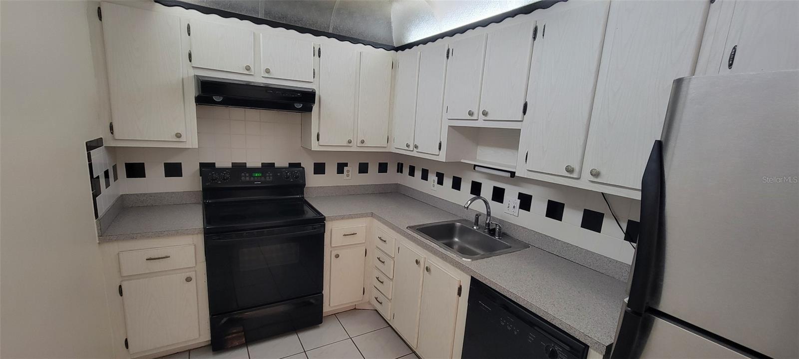 4610 W GRAY ST #207, TAMPA, FL, 33609