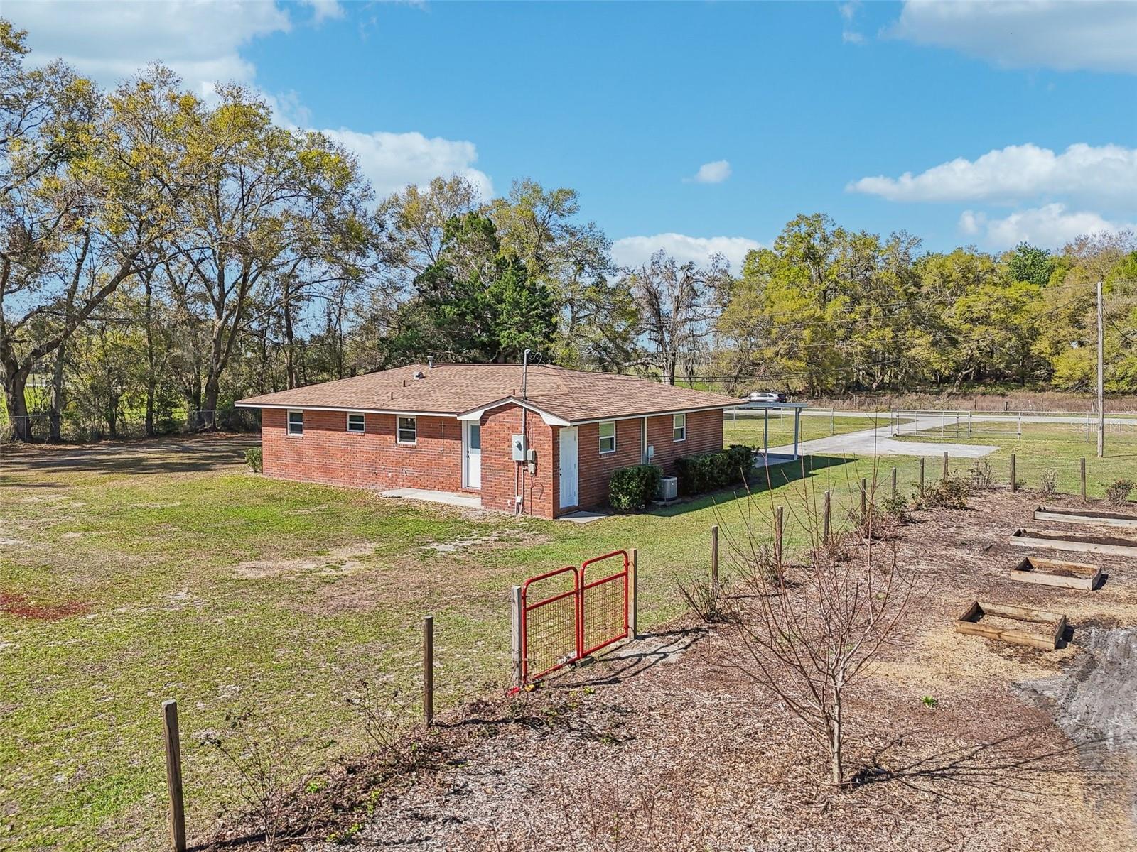 231 CR 482S, LAKE PANASOFFKEE, FL, 33538